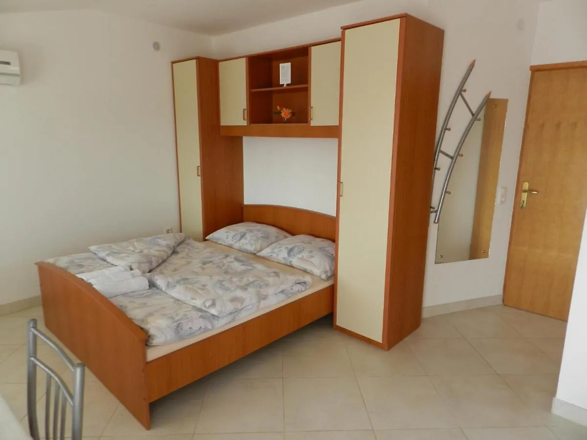 Apartment In Malinska I Sveti Vid-Miholjice