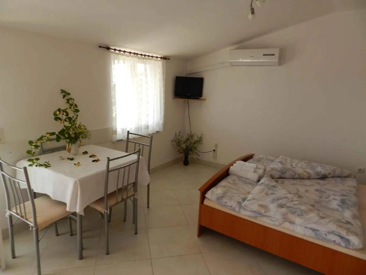Apartment In Malinska I Sveti Vid-Miholjice 0*,